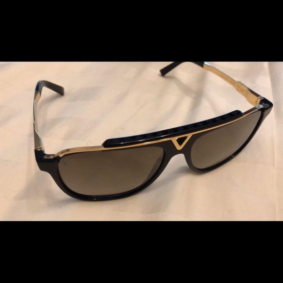 SUNGLASSES Louis Vuitton - Picture 3 of 4